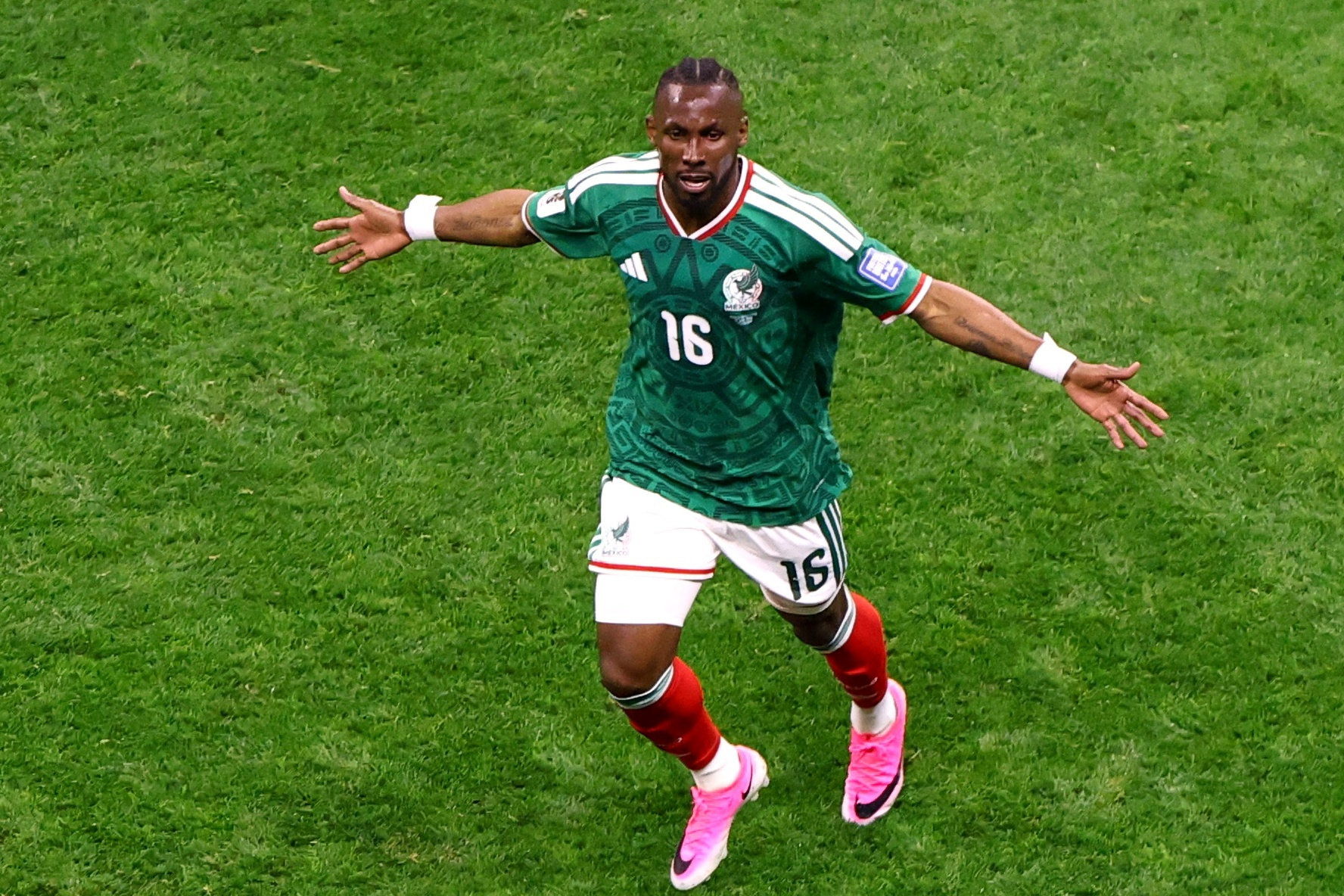 Mexico thể hiện rõ sự vượt trội của đội chủ nhà